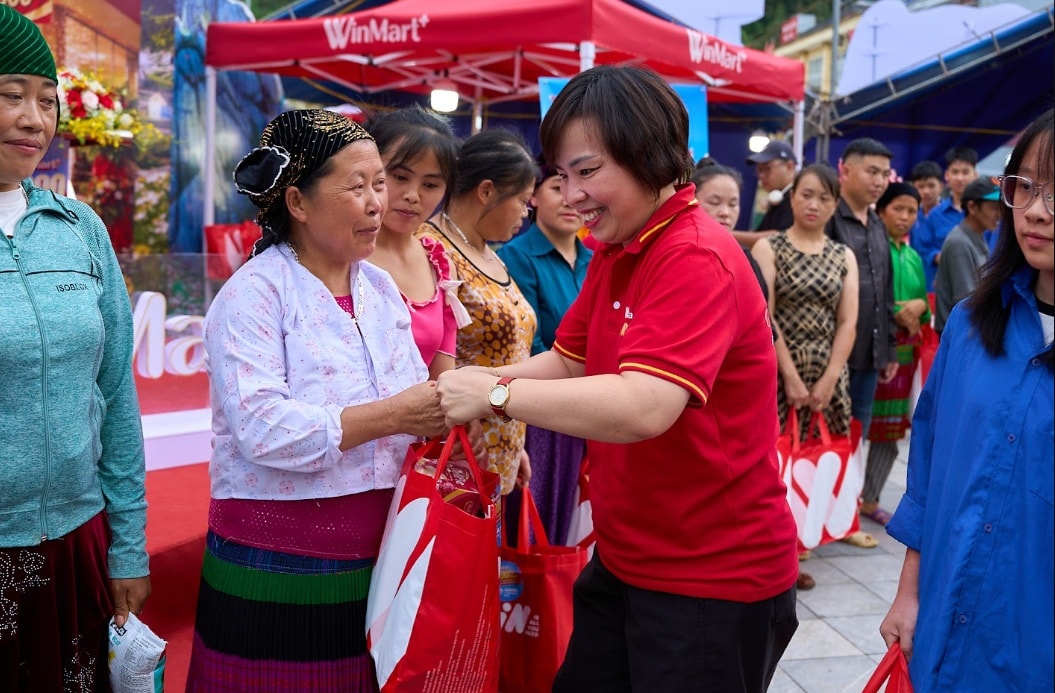 Bà Phạm Thị Huyền Trang