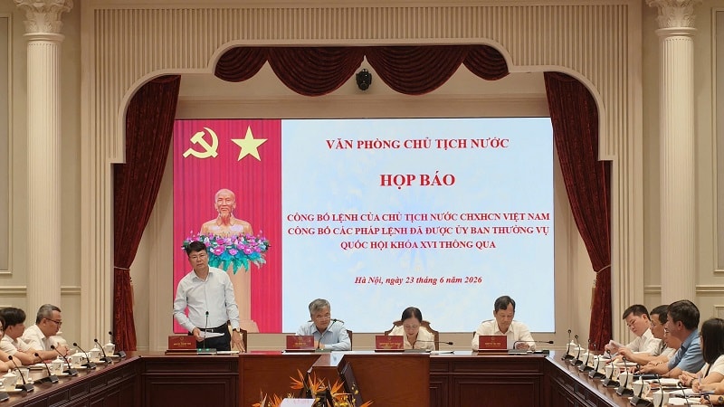 cong-bo-lenh-cua-chu-tich-nuoc-1.jpg