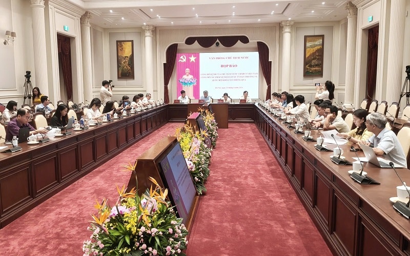 cong-bo-lenh-cua-chu-tich-nuoc-2.jpg