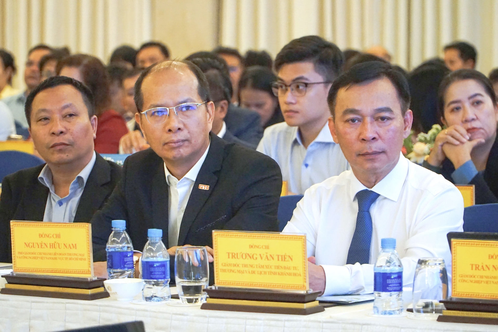 lanh-dao-cac-so-nganh-du-hoi-nghi-1-.jpg