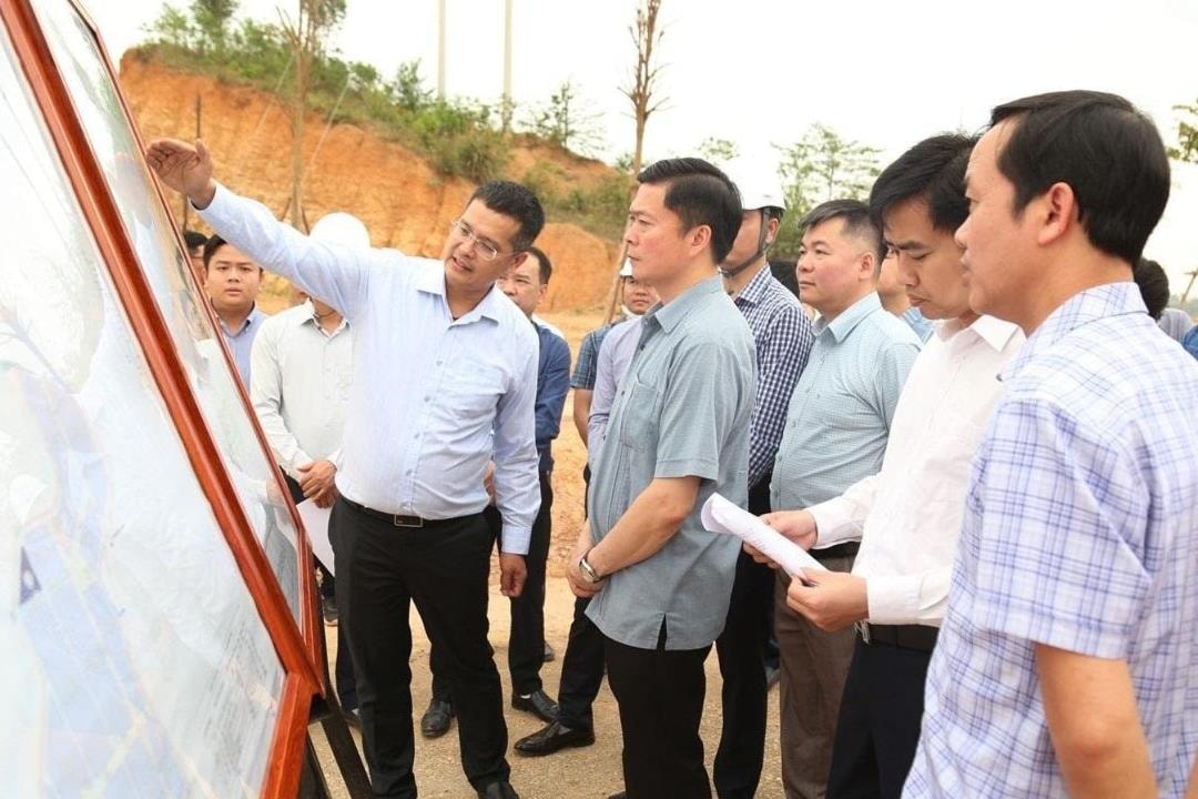 pho-chu-tich-thuong-truc-ubnd-tinh-kiem-tra-du-an-khu-cong-nghiep-vsip-lang-son(1).jpeg