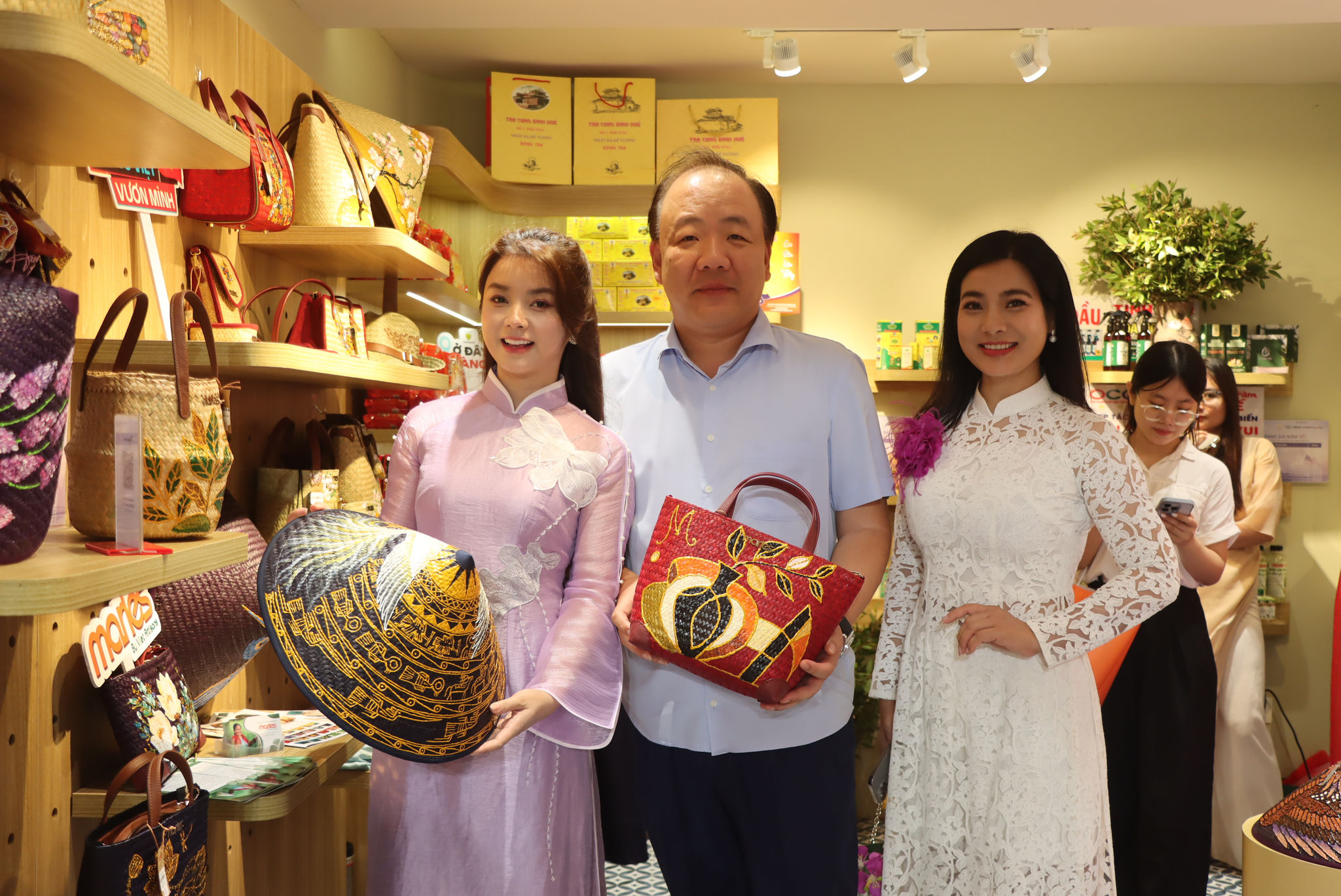 ông Trần Hữu Linh- Cục trưởng Cục Quản lý và Phát triển thị trường trong nước (Bộ Công Thương) tại sự kiện