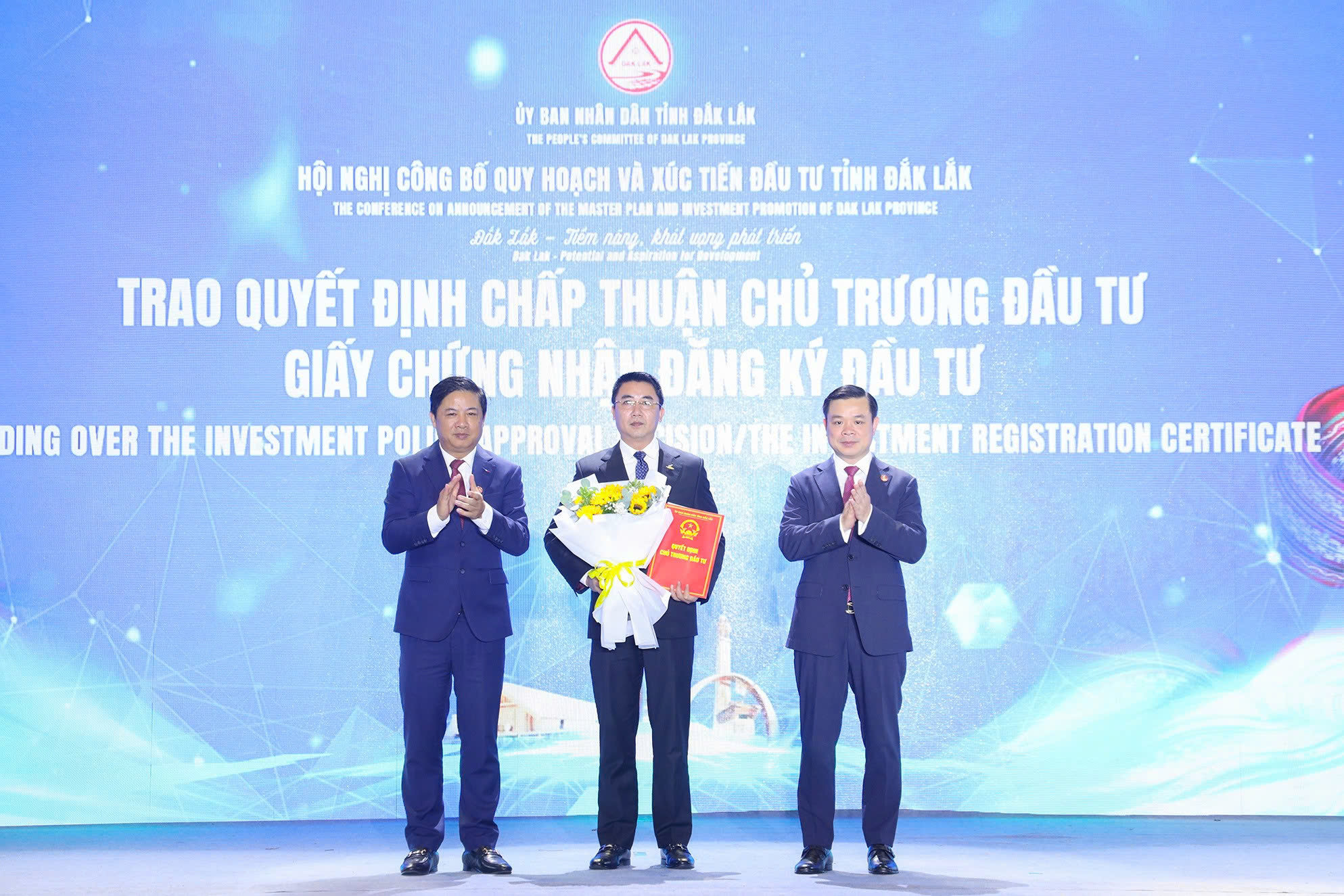 xt triết