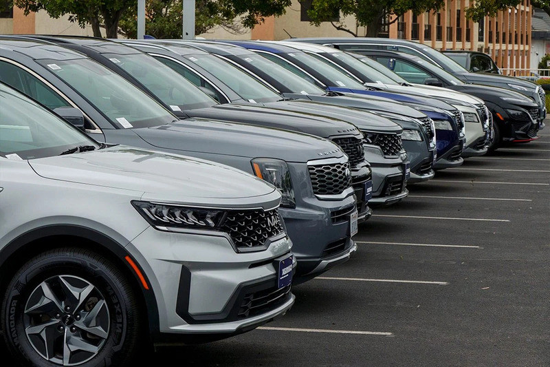 the-most-and-least-popular-car-colors-in-the-u.s._gettyimages-2210615270(1).jpg