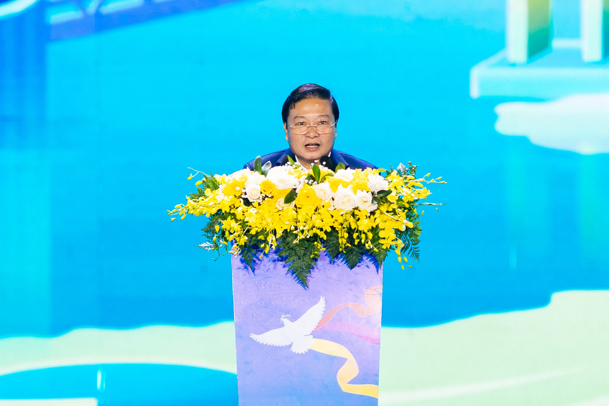 3Chủ tich UBND tỉnh Lê Hồng Vinh