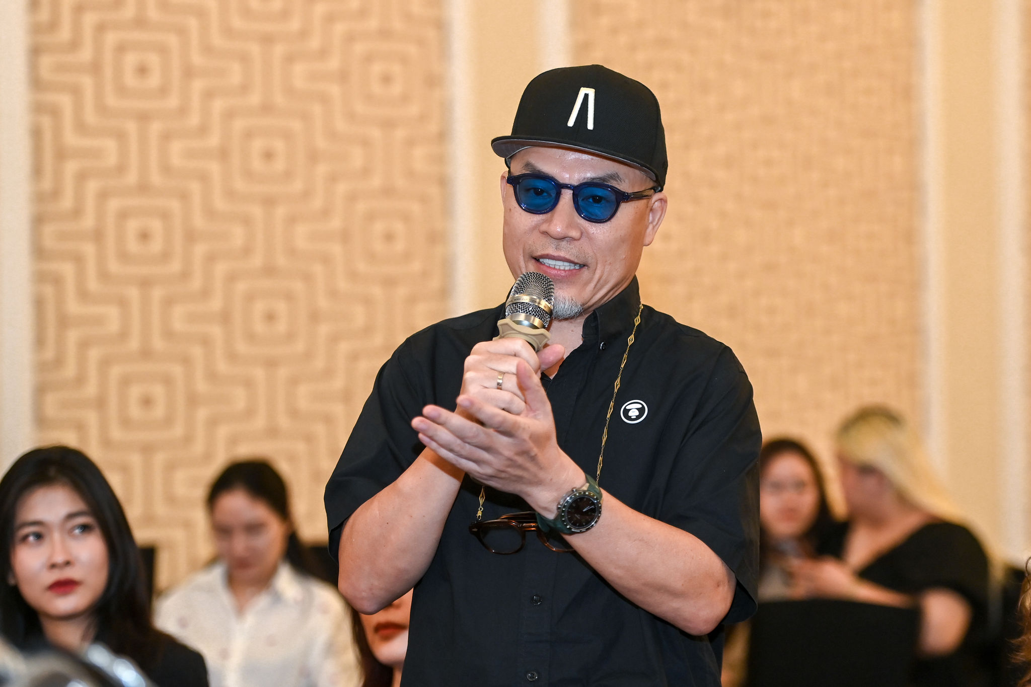 Anh 8