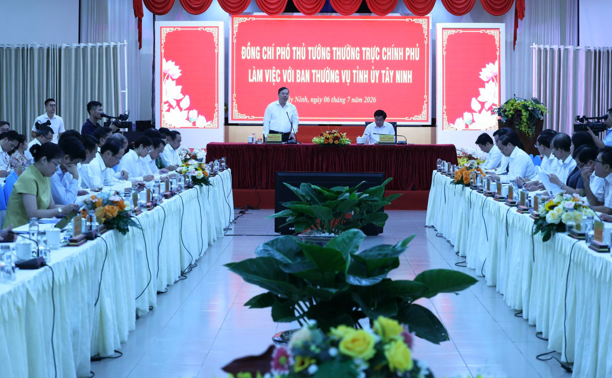 Phó Thủ tướng Thường trực Phạm Gia Túc: Tập trung tháo gỡ khó khăn để Tây Ninh duy trì tăng trưởng hai con số- Ảnh 1.