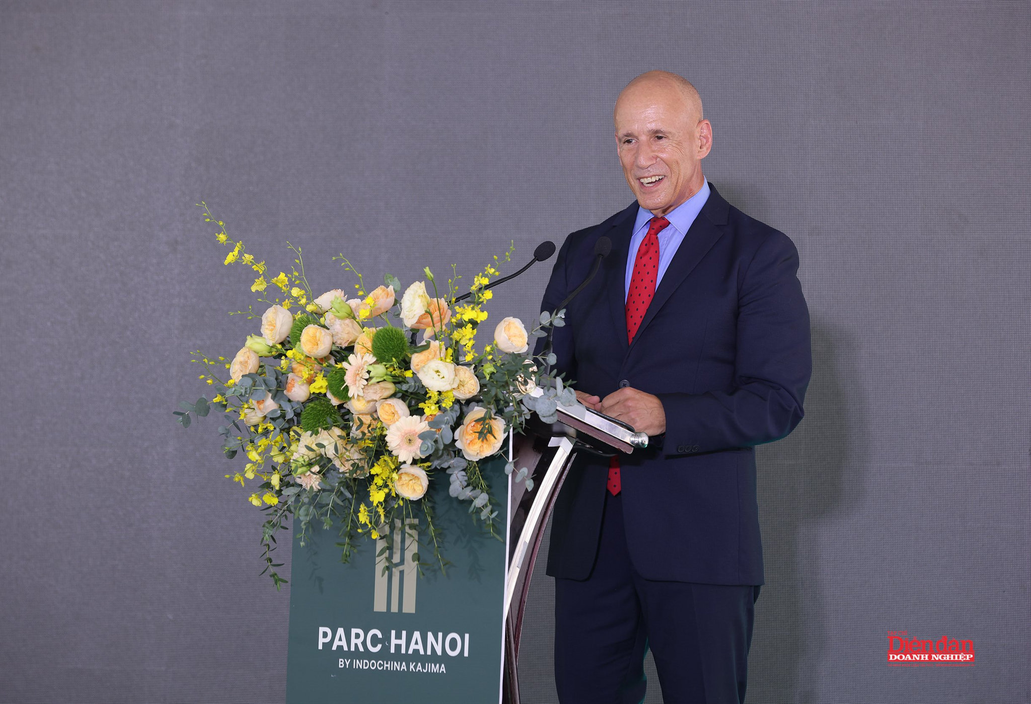 Peter Ryder, Chu tich Dieu hanh, Indochina Capital phat bieu tai Le Cat noc Toa nha Van phong Parc Hanoi