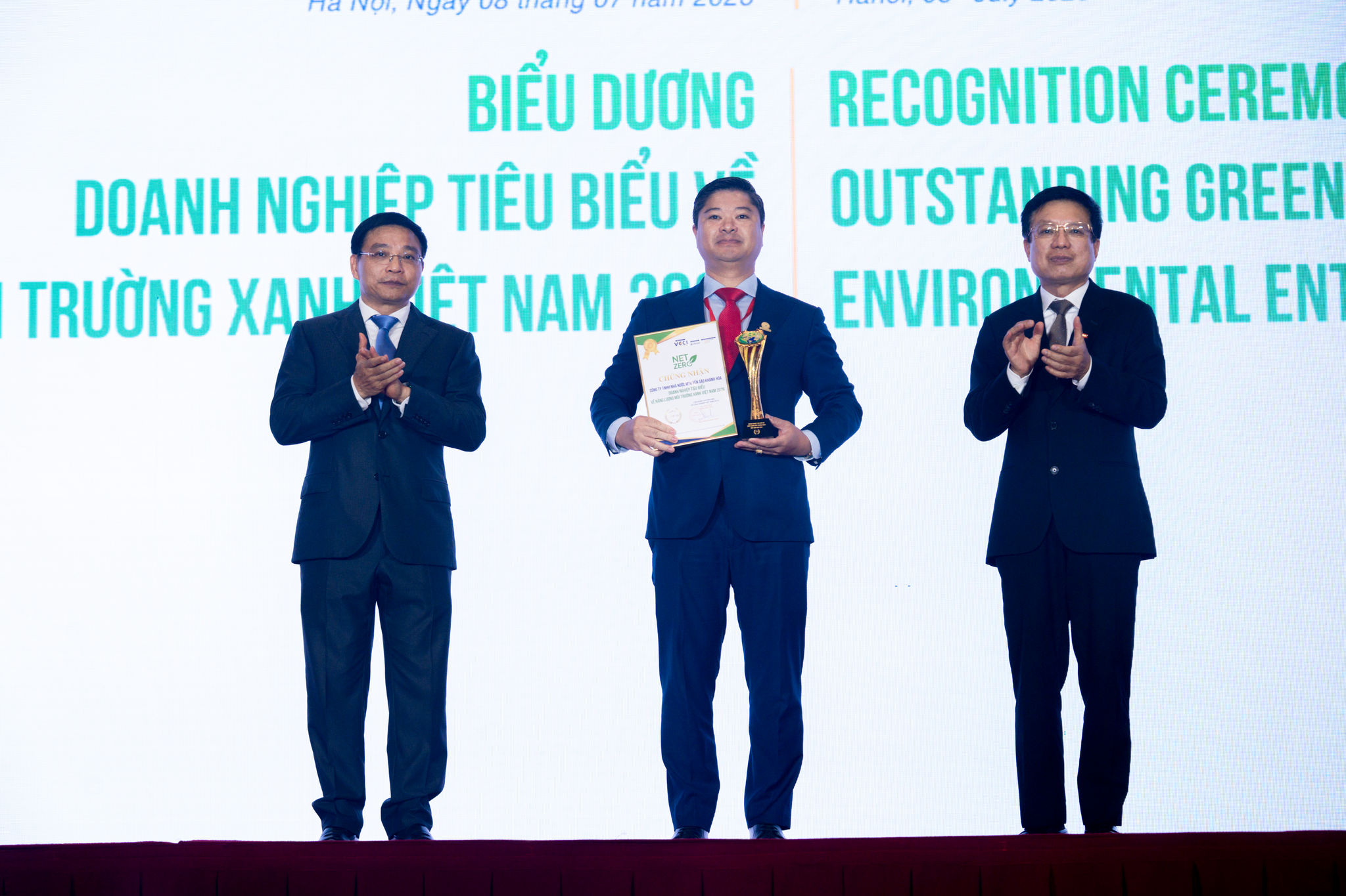 Công ty Yến sào Khánh Hòa nhận chứng nhận Doanh nghiệp tiêu biểu về năng lượng môi trường xanh Việt Nam 2026
