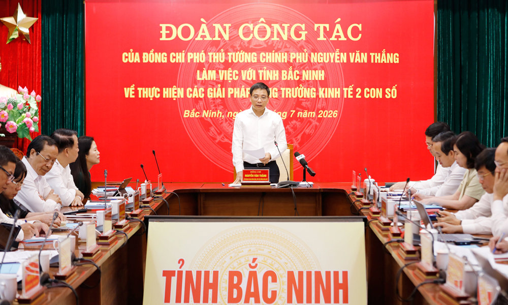 7-w7a8222-bac-ninh-thu-hut-dau-tu-cong-nghiep-tang-truong-hai-con-so-nong-nghiep-thuong-mai-dich-vu-dien-nang-phat-bieu.jpg
