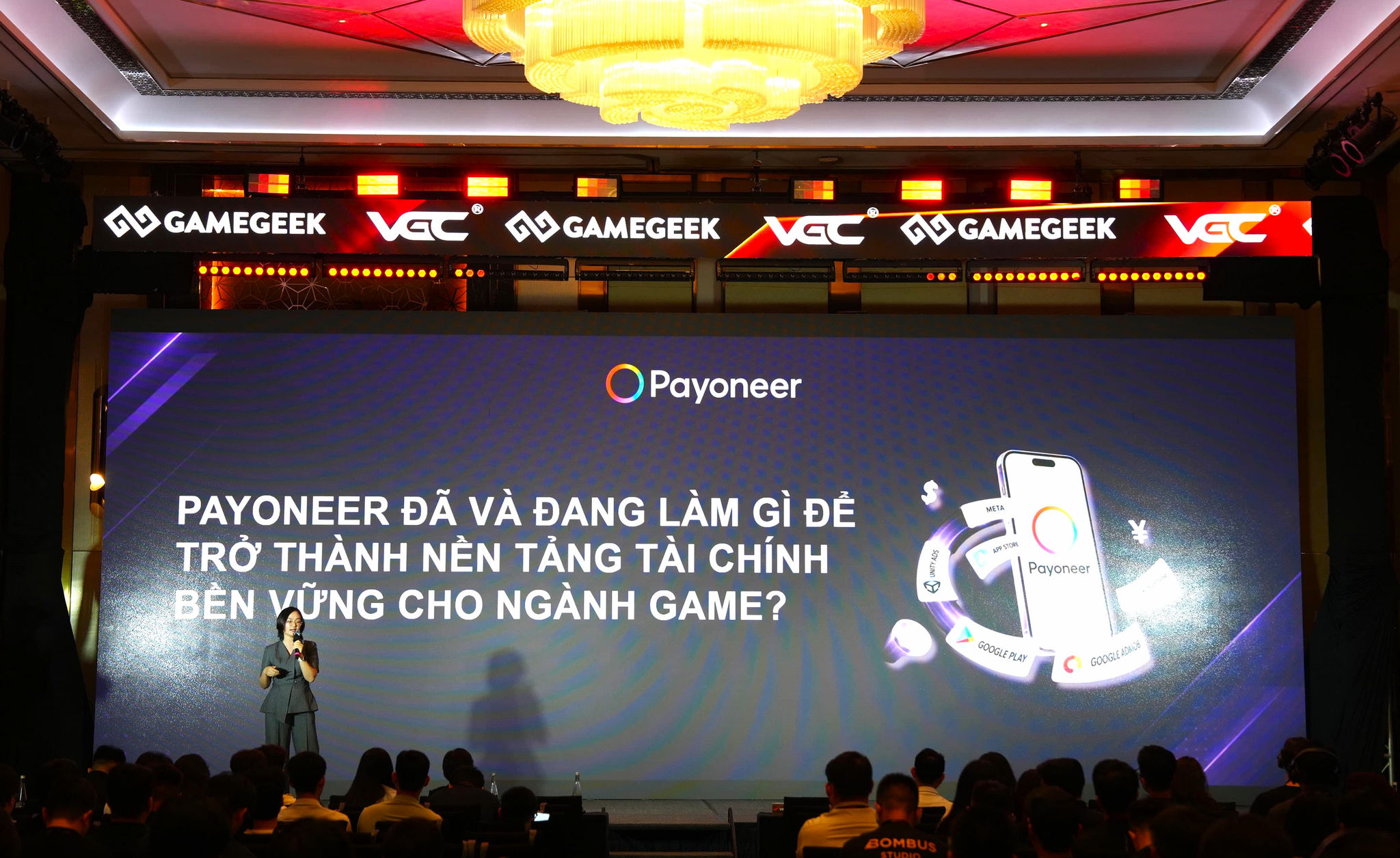 Bà Trang Nguyễn, Quản lý Phát triển Kinh doanh tại Payoneer Việt Nam phát biểu tại sự kiện