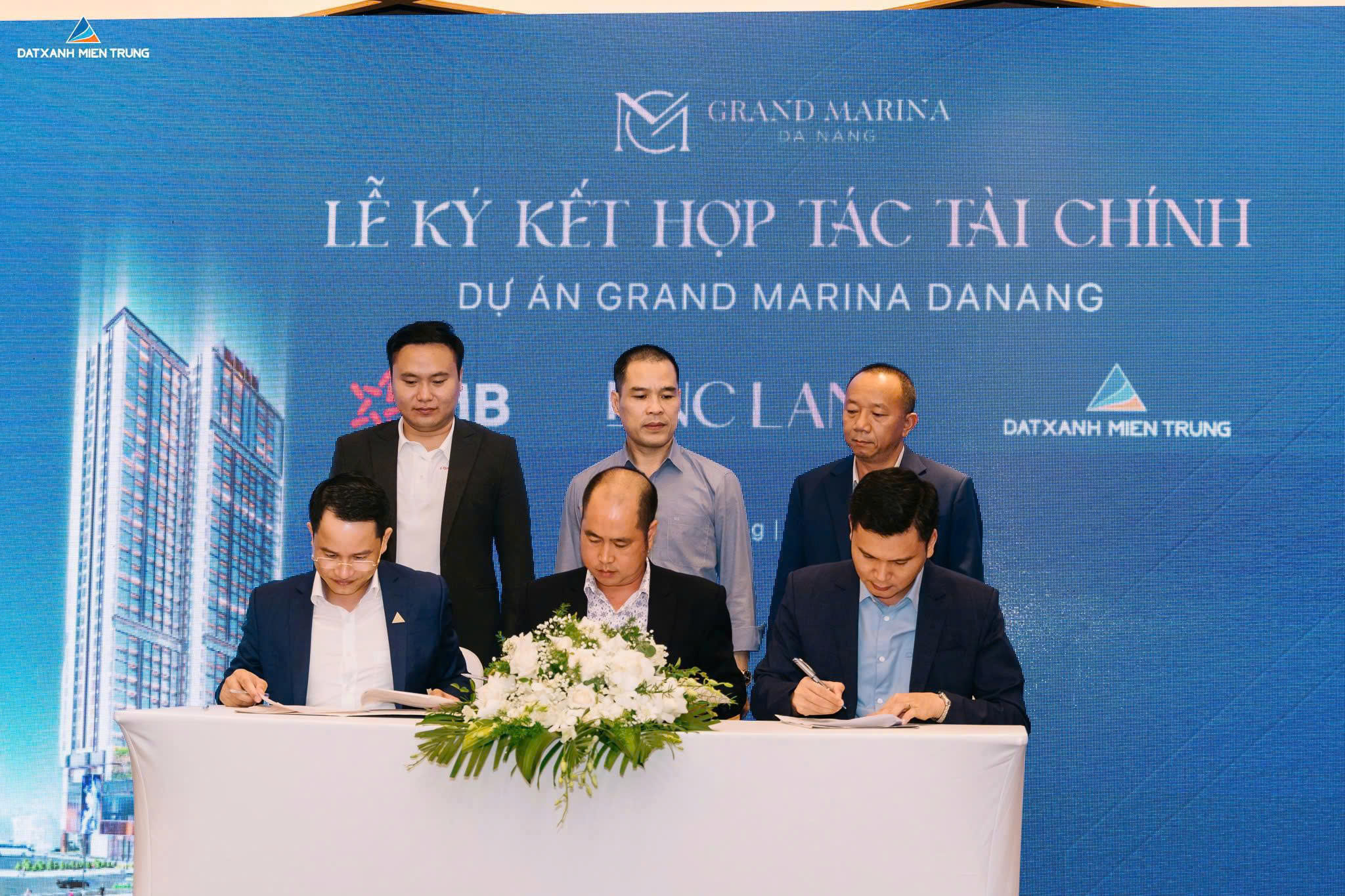 dat-xanh-mien-trung-phan-phoi-grand-marina.jpg