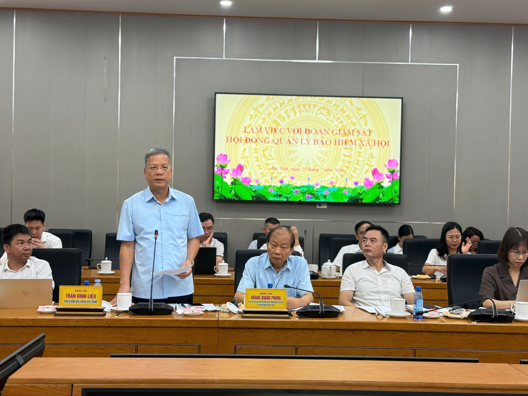 Phó Giám đốc BHXH Việt Nam Trần Đình Liệu phát biểu tại buổi làm việc. (Ảnh: Nguyệt Hà)