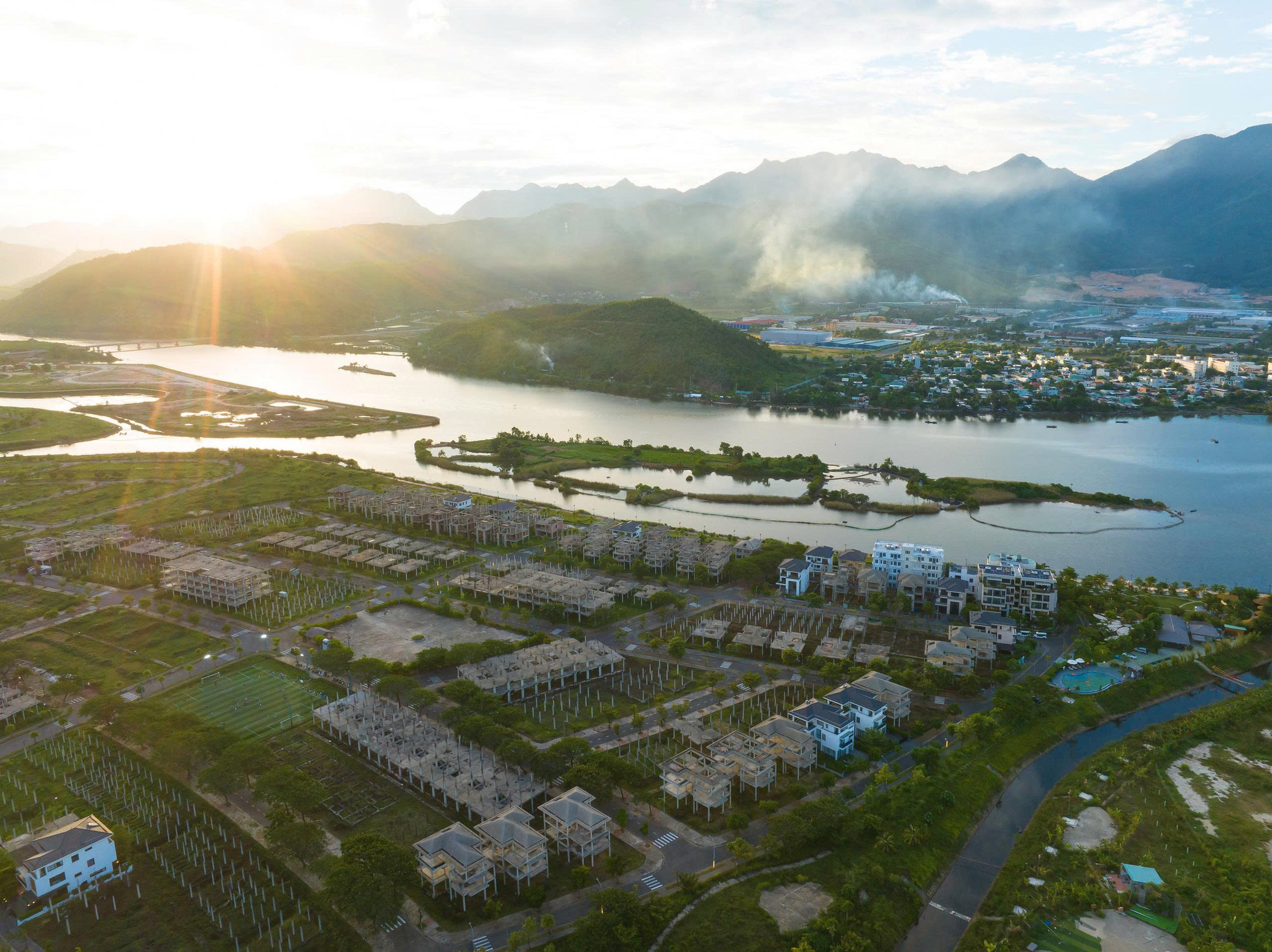 Đà Nẵng thống nhất cho phép tiếp tục giao đất, cho thuê đất để thực hiện dự án đầu tư Khu đô thị sinh thái Quan Nam - Thủy Tú do CTCP Trung Nam làm chủ đầu tư.