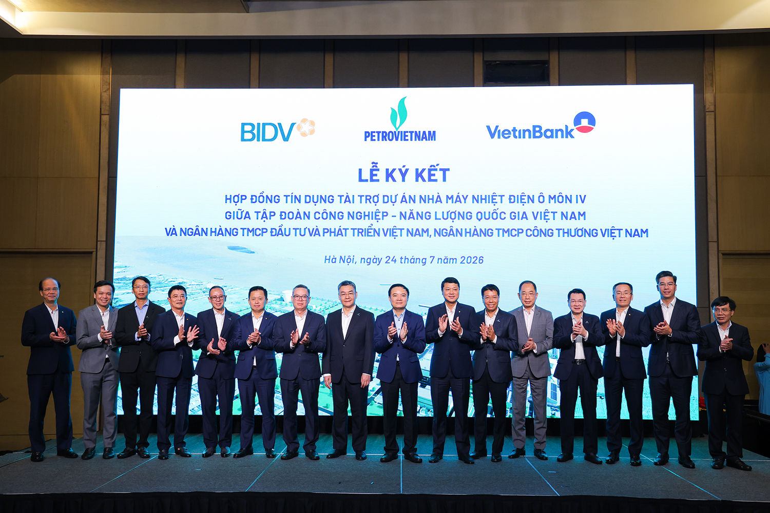 Lãnh đạo Petrovietnam, BIDV và VietinBank tại lễ ký kết