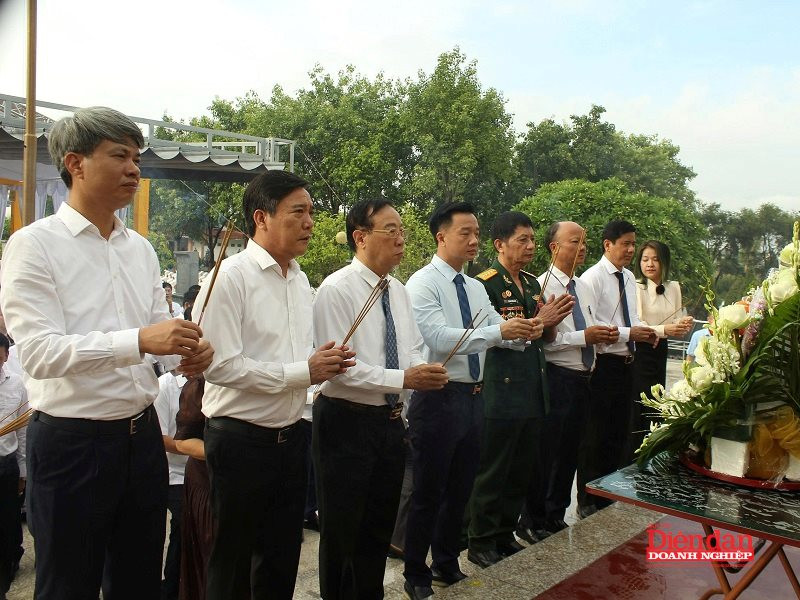 Doanh nghiệp và nhà trường (1)