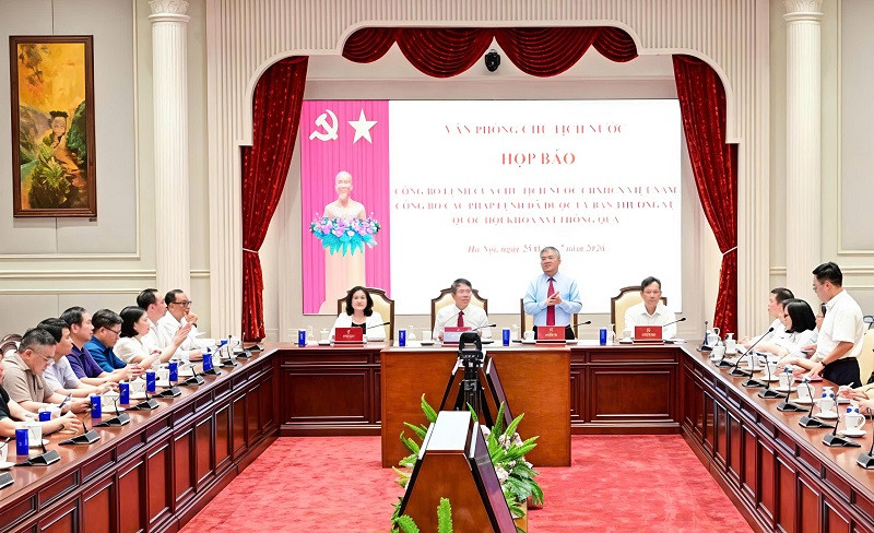 hop-bao-phu-chu-tich-1.jpg
