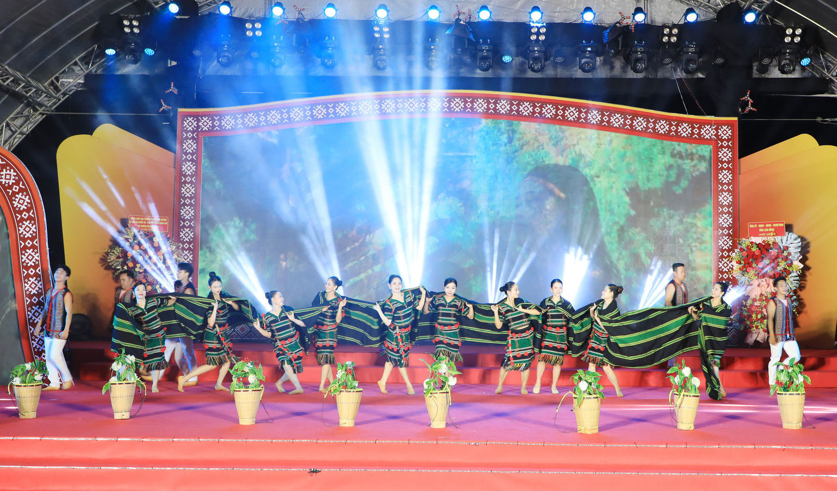 khanh-thanh-quang-truong-12-1-.jpg