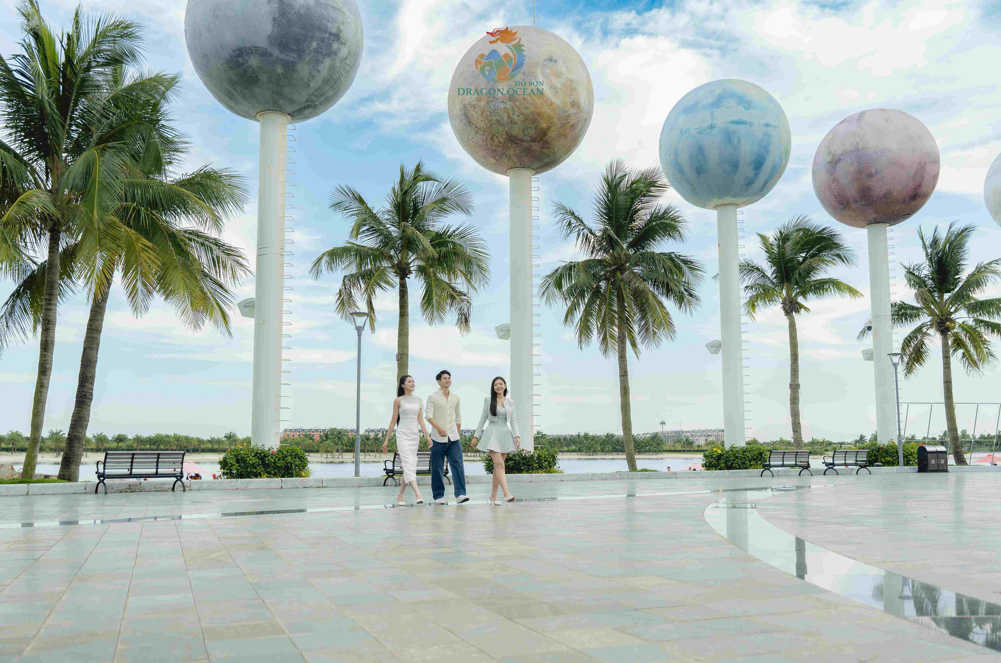 Quảng trường Dragon Beach
