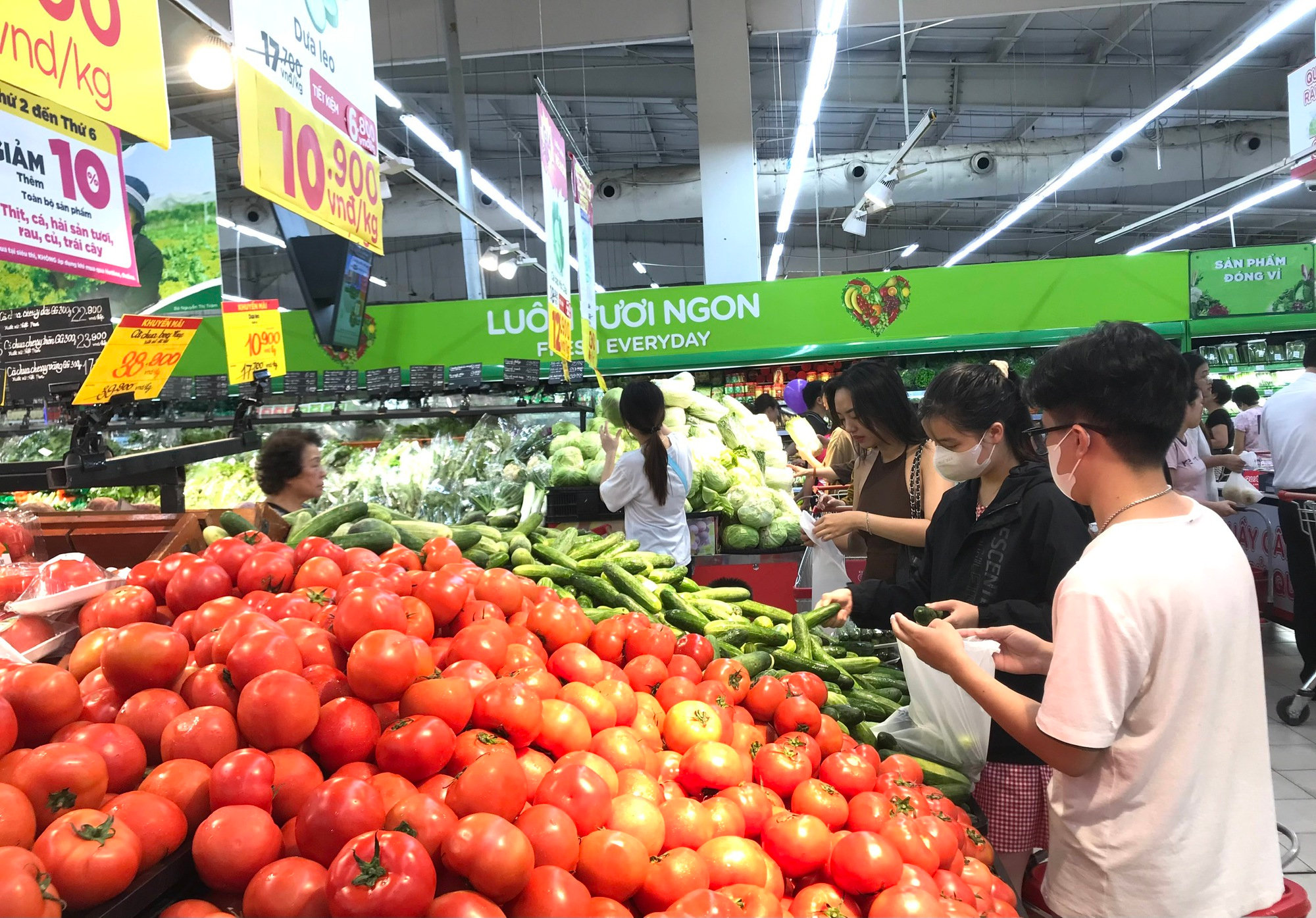 Nhu cầu tiêu dùng chuyển dịch theo hướng xanh, sạch, bền vững cùng sự tác động mạnh mẽ của công nghệ đang làm thay đổi mô hình tăng trưởng của ngành FMCG (ảnh