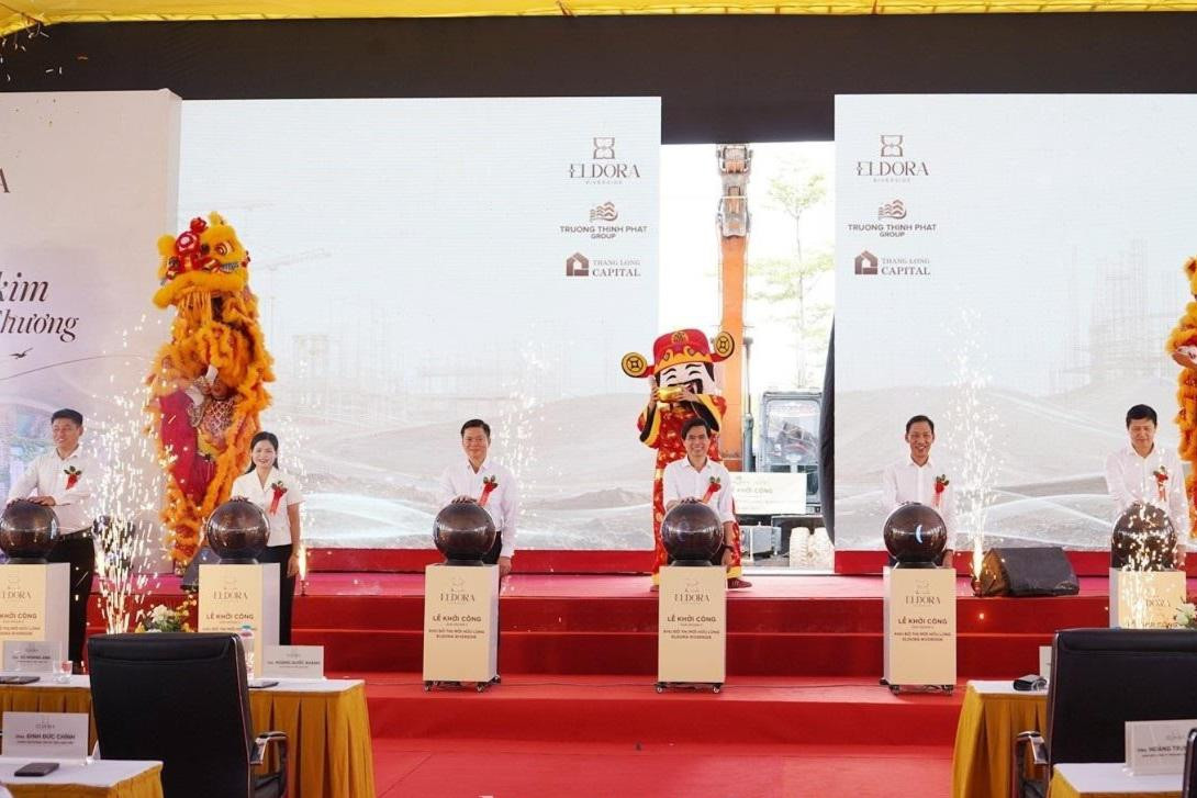 cac-dai-bieu-thuc-hien-nghi-thuc-bam-nut-khoi-cong-giai-doan-2-cua-du-an-(1).jpeg