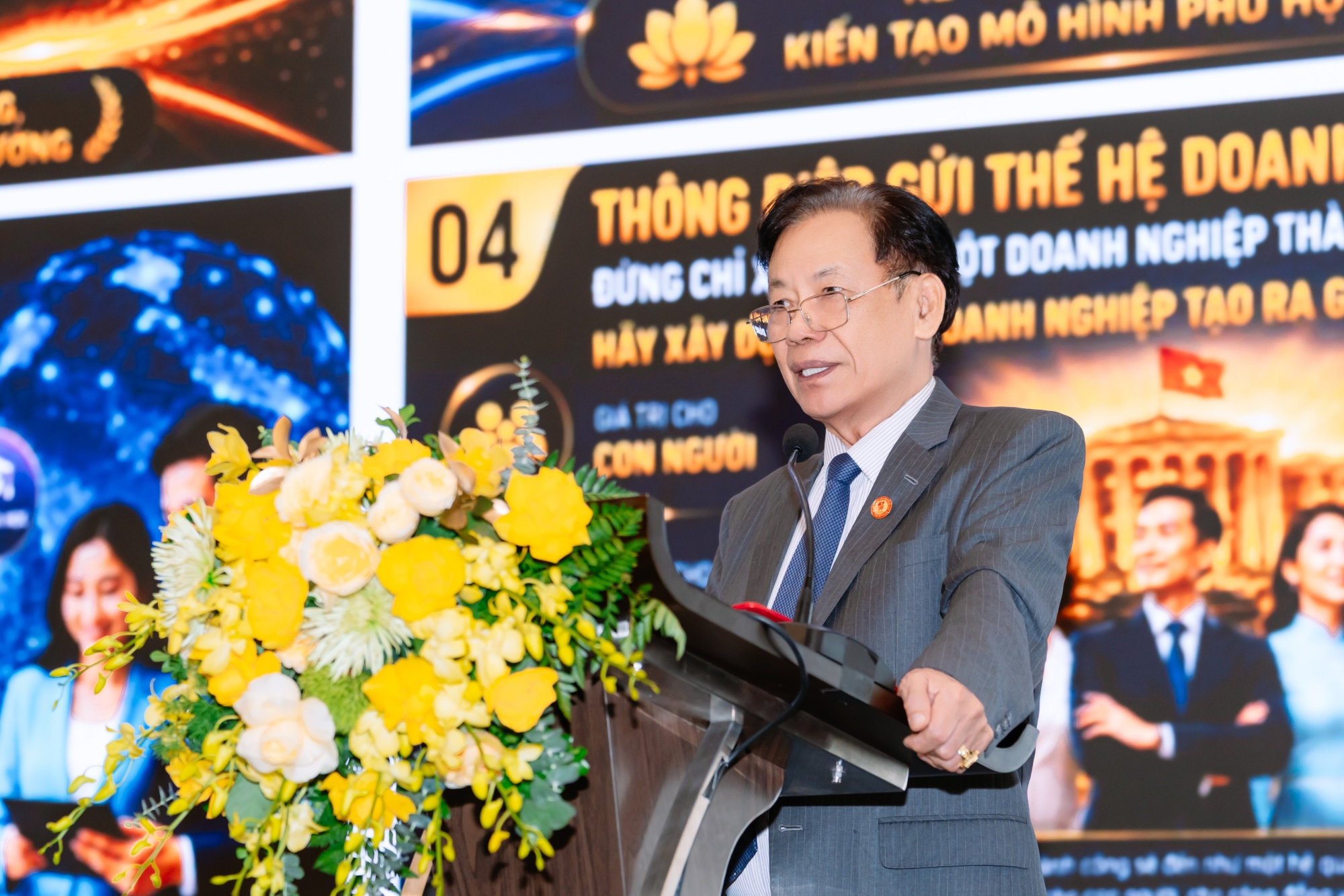 TS Thang Văn Phúc