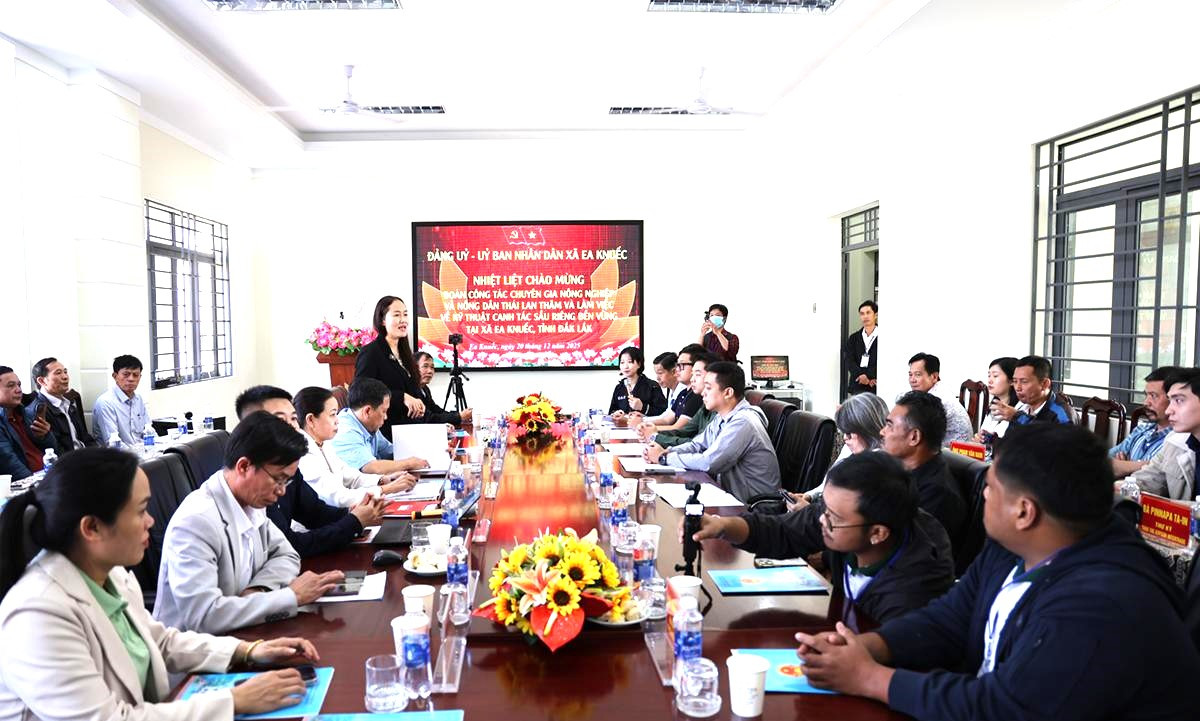 Đảng ủy, UBND xã Ea Knuếc đã đón tiếp và làm việc với đoàn chuyên gia nông nghiệp và nông dân Thái Lan