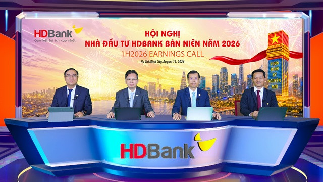 Lãnh đạo HDBank đối thoại với nhà đầu tư tại Hội nghị nhà đầu tư bán niên 2026. 