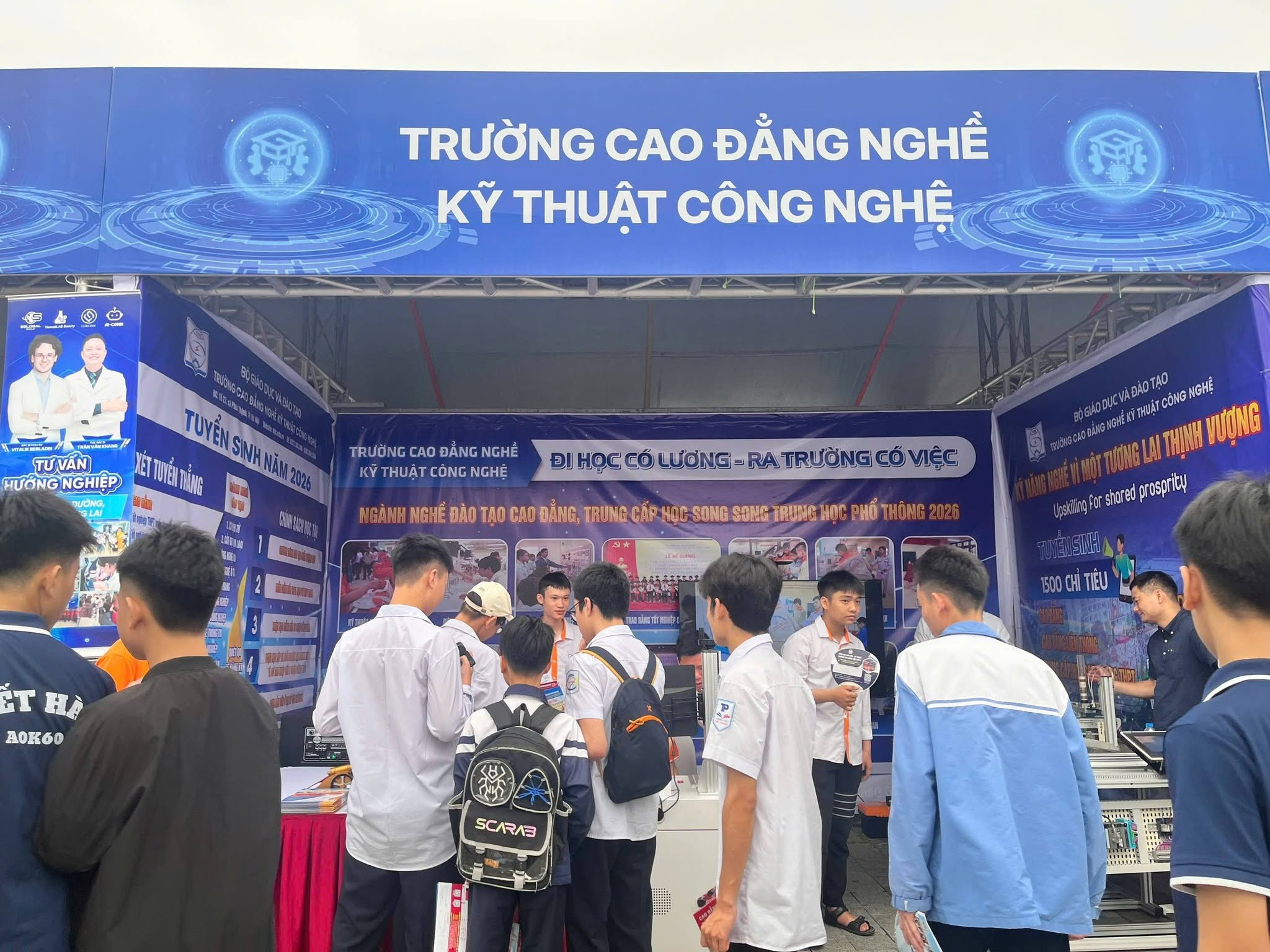 hoạt động tuyên sinh