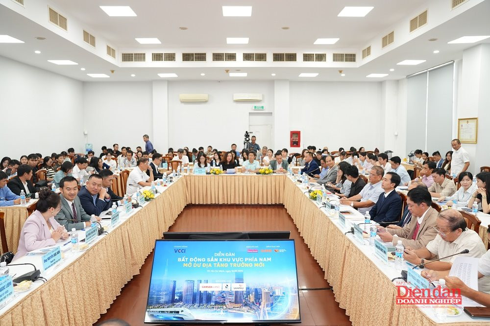 Diễn đàn thu hút đông đảo doanh nghiệp tham dự.