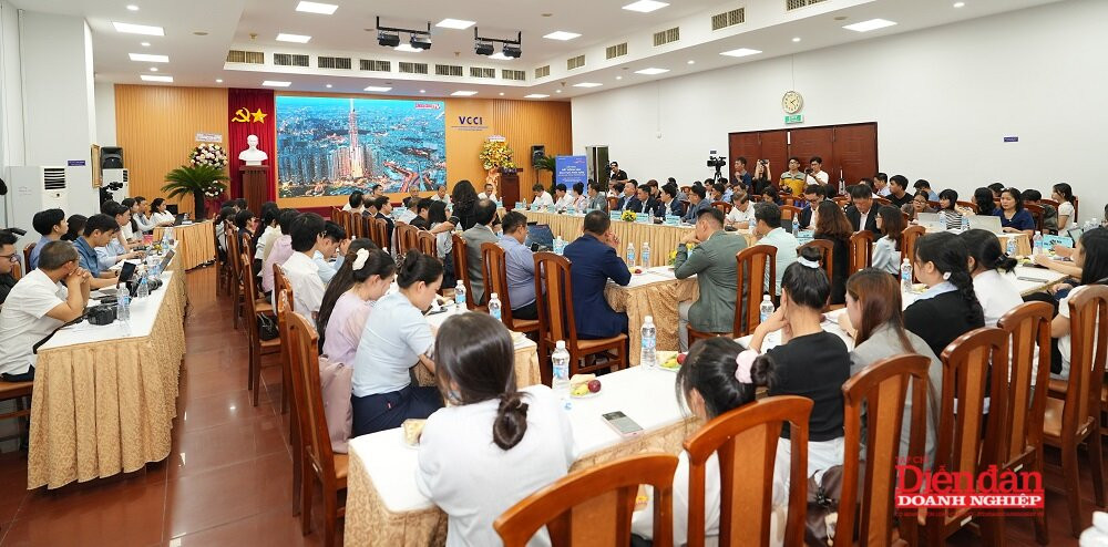 3.8 Toàn cảnh Diễn đàn Bất động sản khu vực phía Nam Mở dư địa tăng trưởng mới