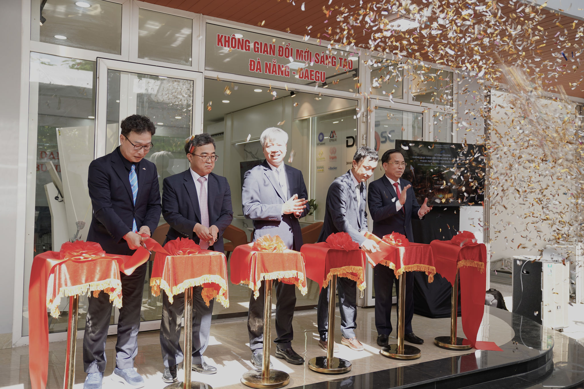Không gian trình diễn công nghệ và đổi mới sáng tạo thành phố Daegu (Hàn Quốc) tại Đà Nẵng chính thức được đưa vào hoạt động.