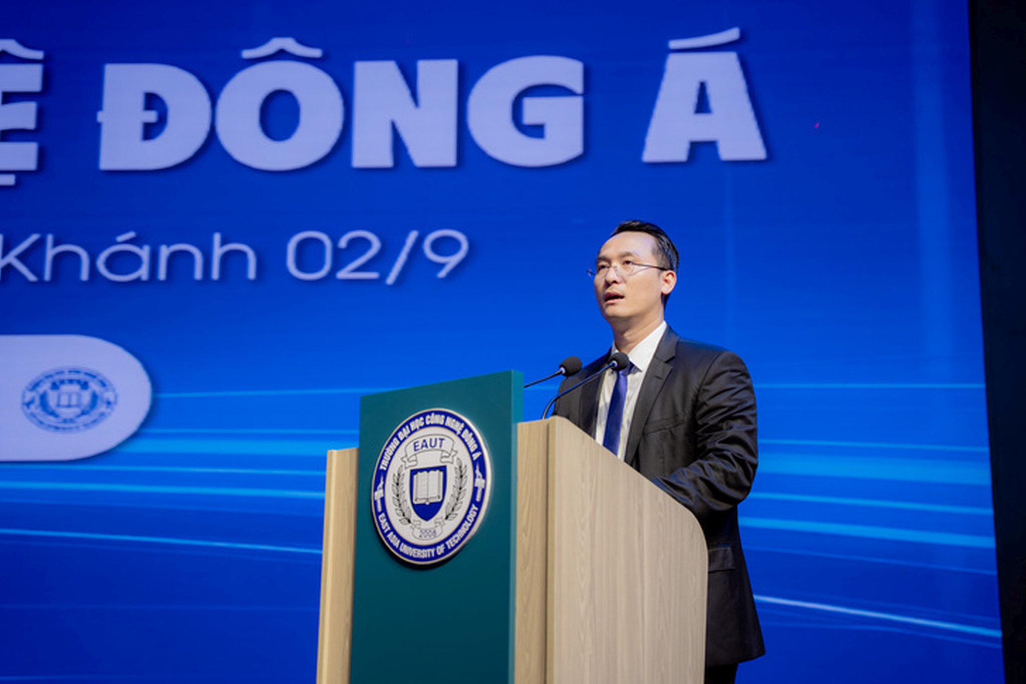 Đống á UNI (1)