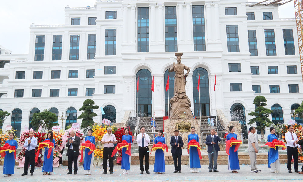 Đông Á UNI (1)