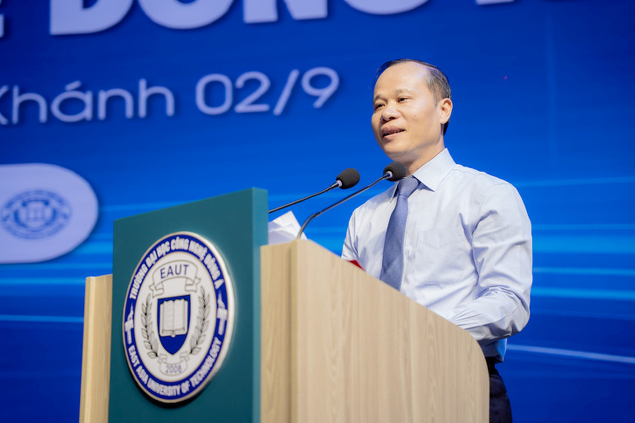 Đống á UNI (2)