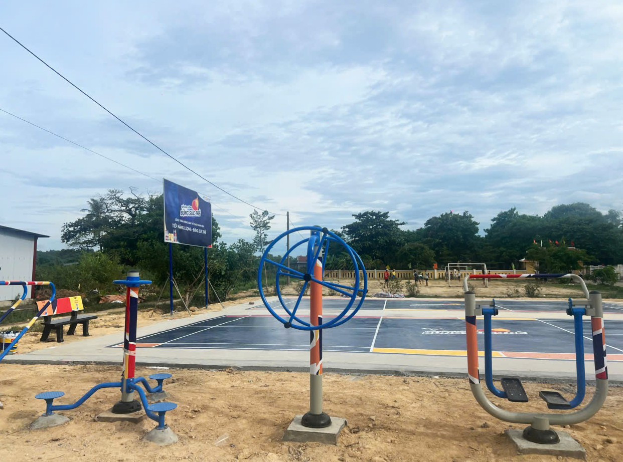 Hình ảnh bộ dụng cụ thể dục ngoài trời tại phường Hương An, thành phố Huế