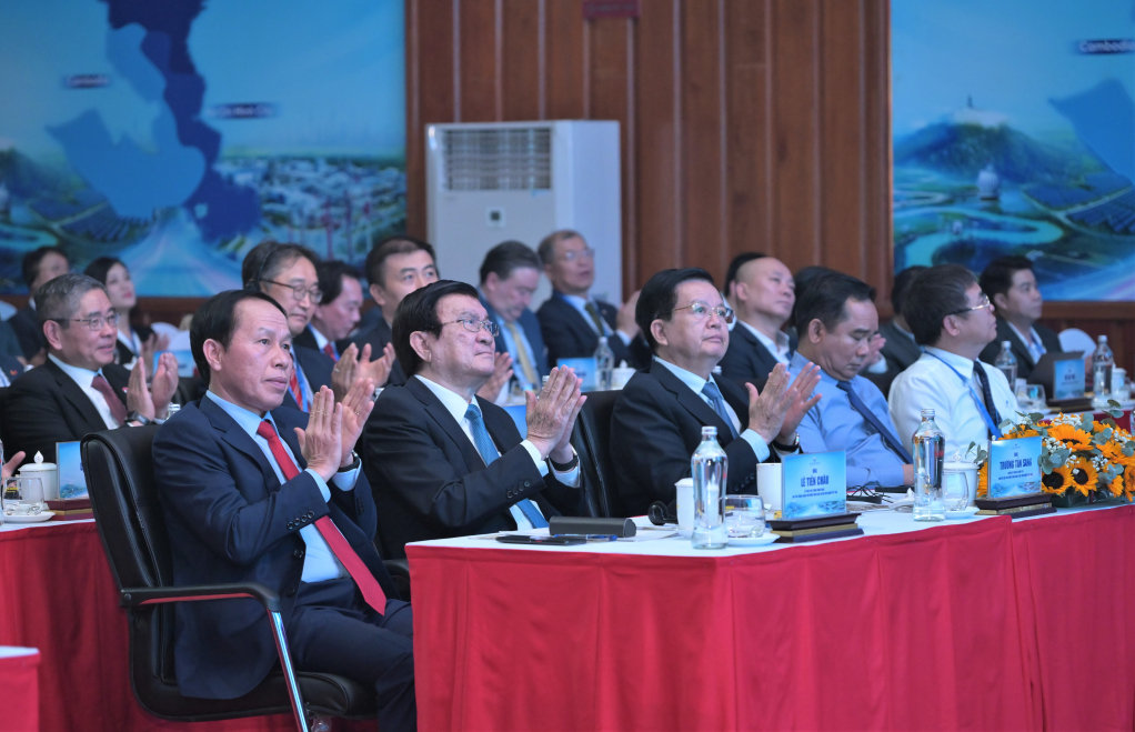 Nguyên Ủy viên Bộ Chính trị, nguyên Chủ tịch nước Trương Tấn Sang; Ủy viên Ban Chấp hành Trung ương Đảng, Phó Thủ tướng Chính phủ Lê Tiến Châu cùng các đại biểu dự hội nghị