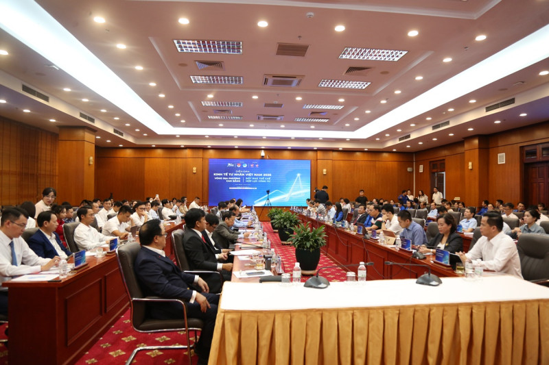 Diễn đàn Kinh tế tư nhân Việt Nam 2026 (VPSF 2026) - Vòng đối thoại địa phương tỉnh Cao Bằng thu hút sự quan tâm của đông đảo doanh nhân tại địa phương.