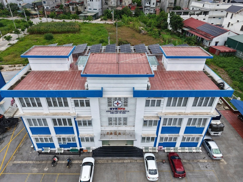 Điện mặt trời mái nhà được lắp đặt tại trụ sở Điện lực Tô Hiệu, Công ty Điên lực Sơn La