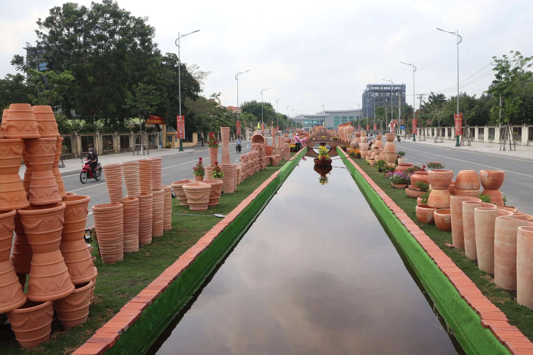 Con đường gốm dài nhất Việt nam.jpg