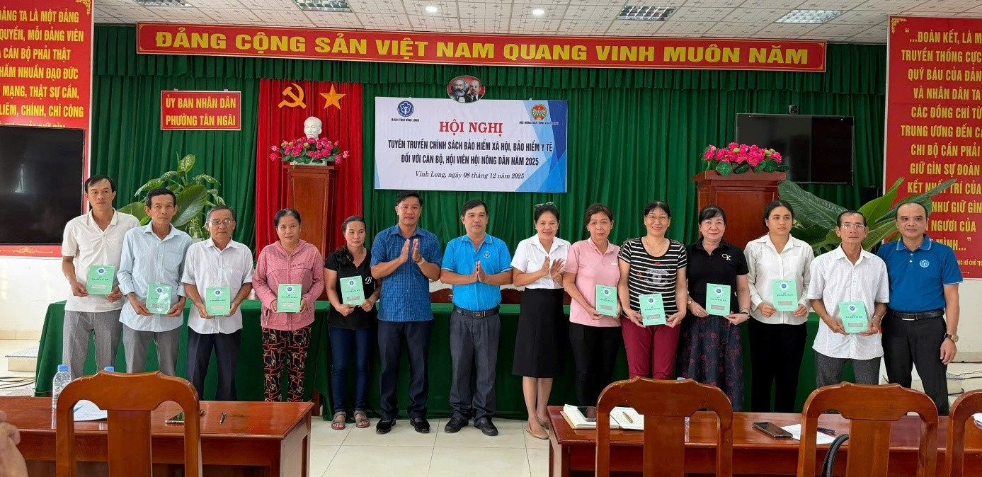 hình 4