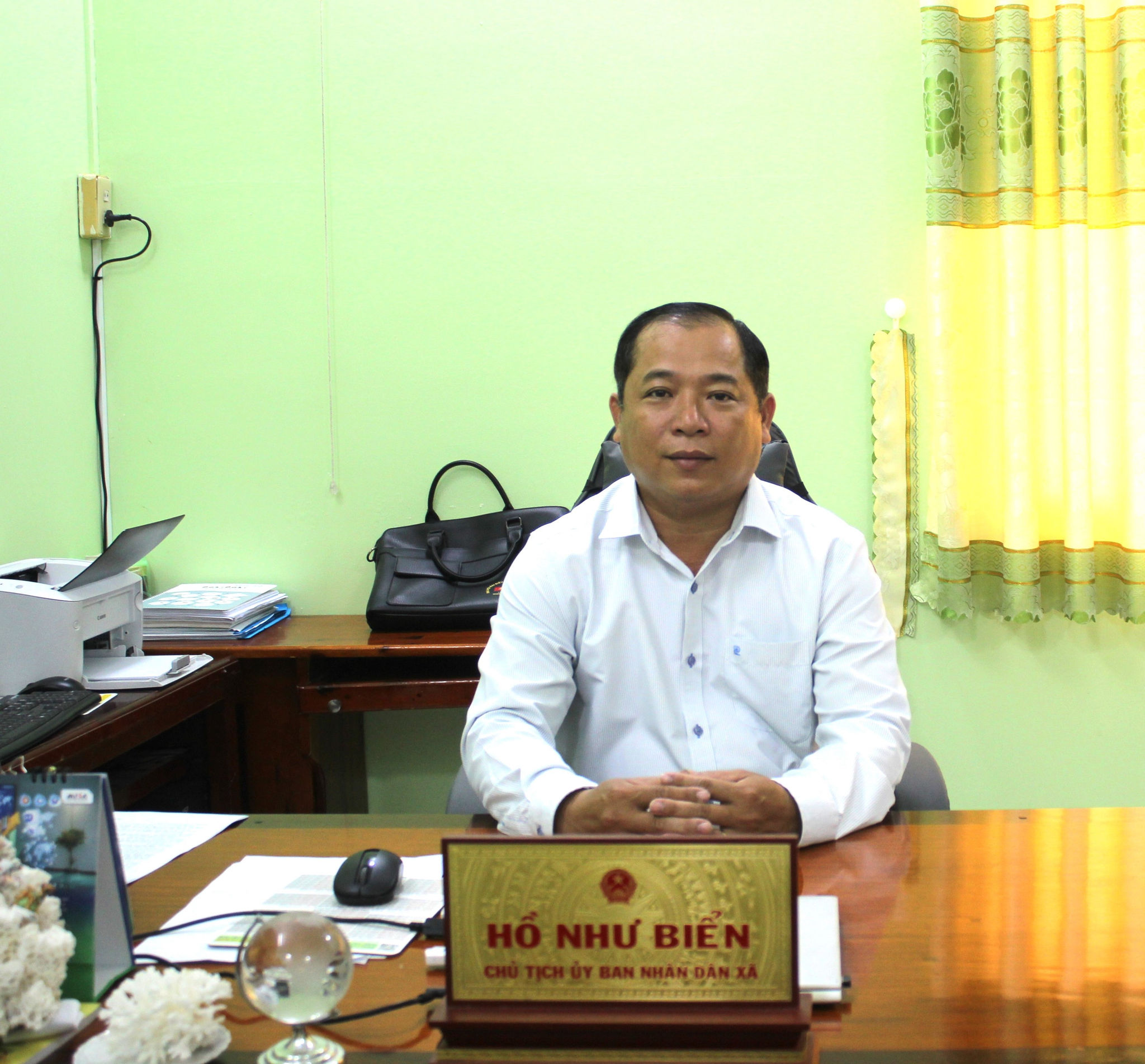 Ông Hồ Như Biển – Chủ tịch UBND xã Tiểu Cần.