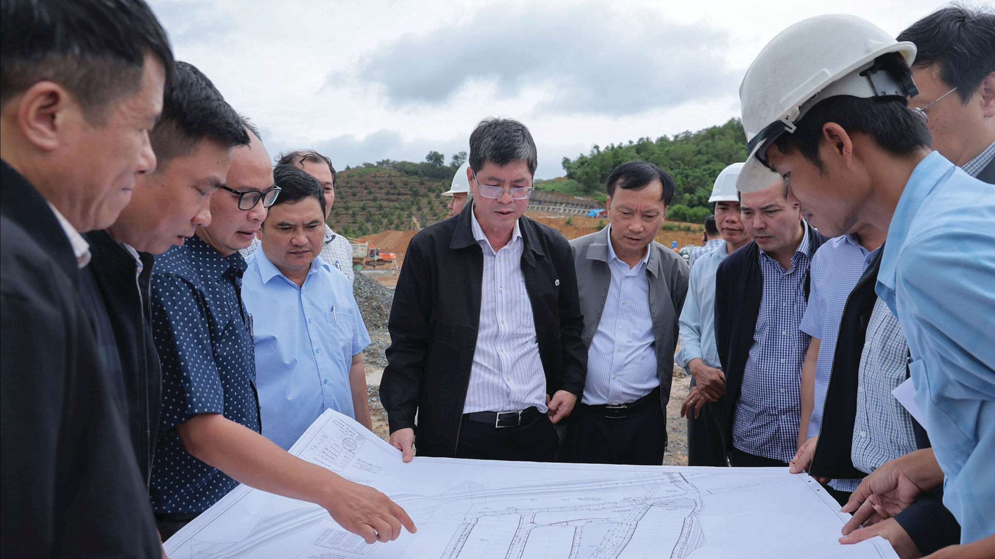 Phó Chủ tịch UBND tỉnh Nguyễn Hồng Hải kiểm tra công tác giải phóng mặt bằng cao tốc Tân Phú - Bảo Lộc