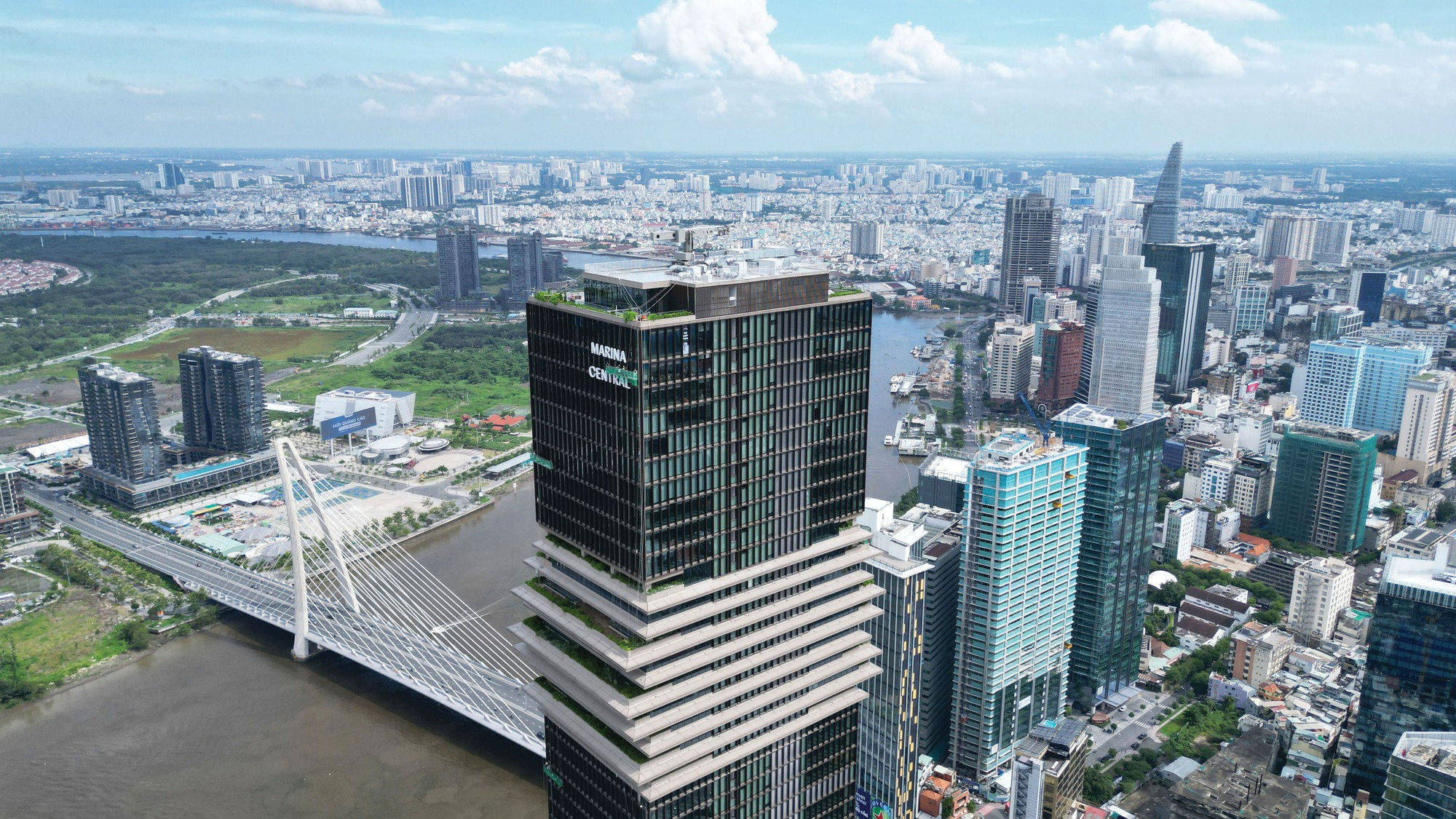 trung-tam-tai-chinh-ifc-17679336.jpg