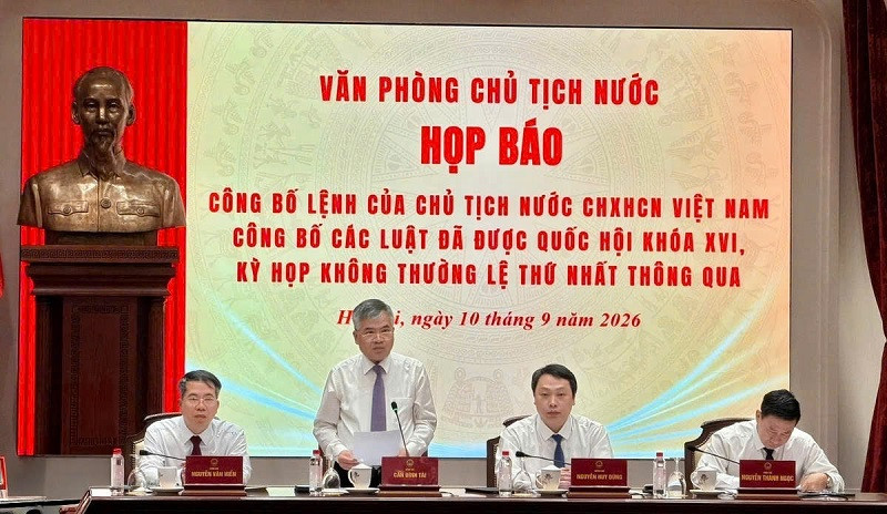 cong-bo-lenh-cua-chu-tich-nuoc-1.jpg