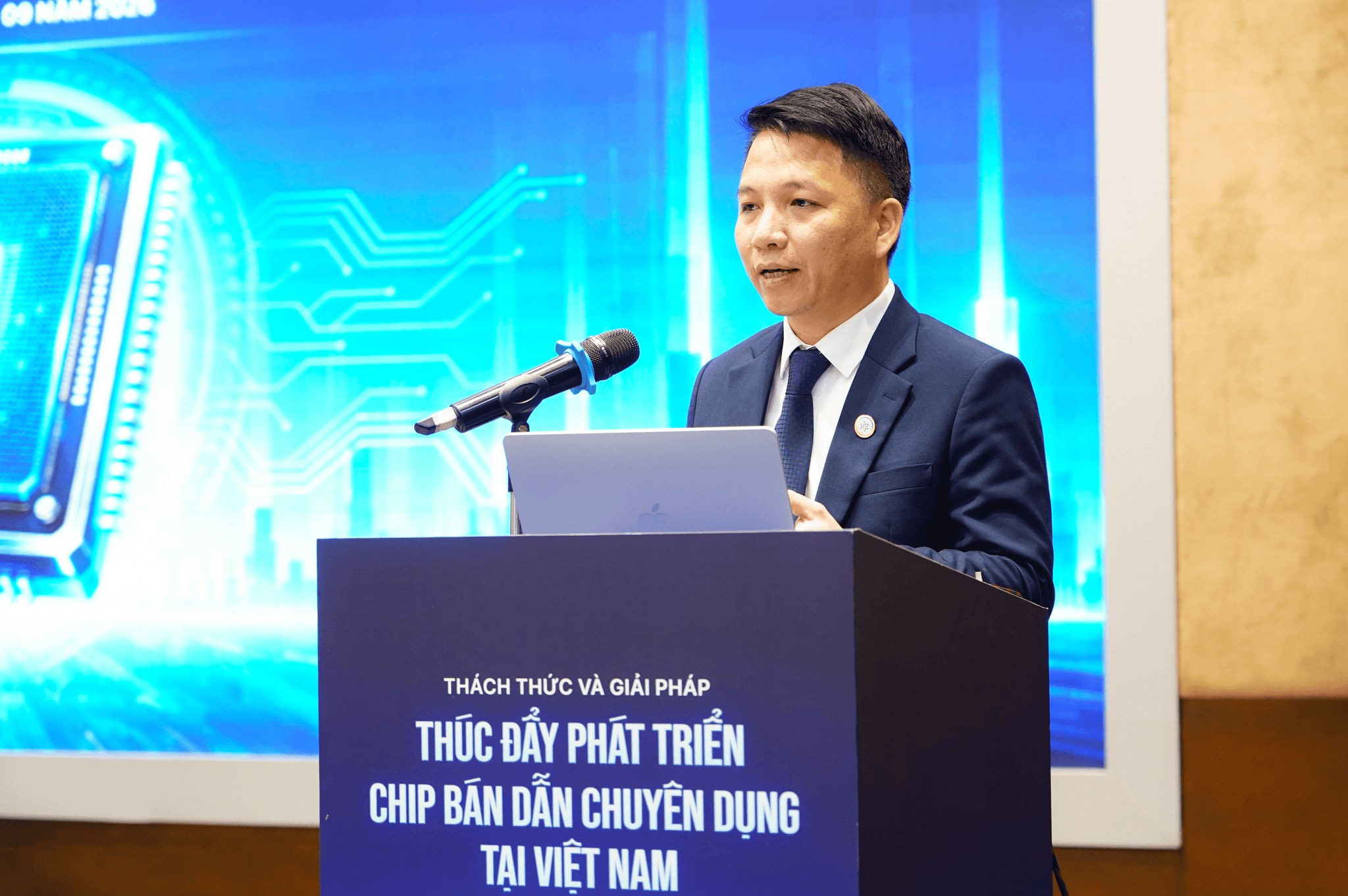 Ông Nguyễn Anh Tuấn phát biểu tại Hội thảo chip bán dẫn (1) (1)