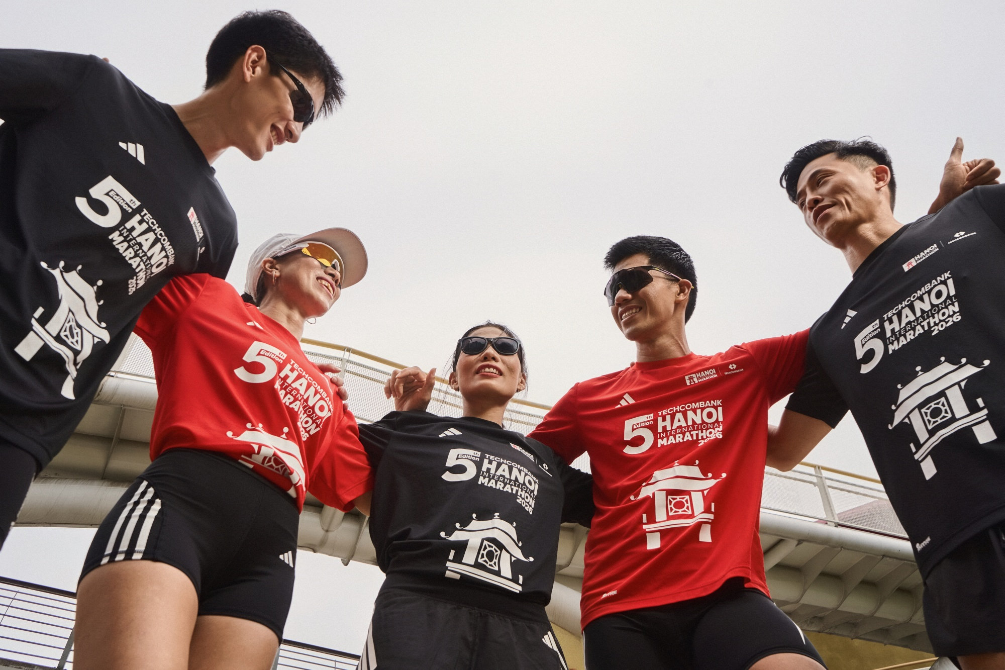 Áo thi đấu và Áo hoàn thành cự ly Marathon