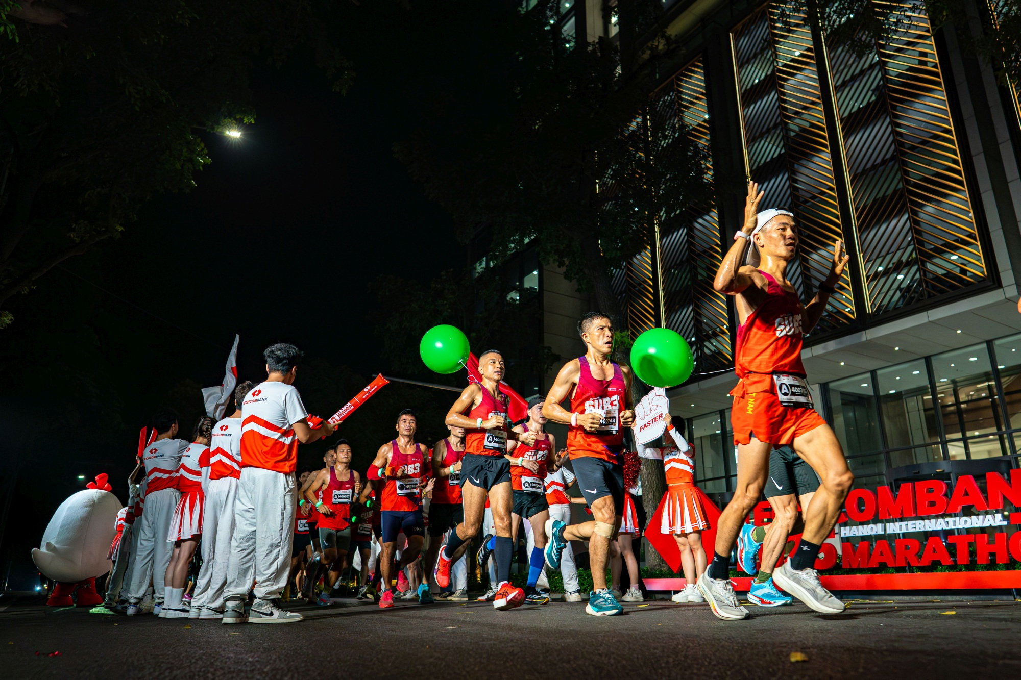 Hình ảnh Đoàn tàu SUB3 - Đội hình chinh phục cự ly Marathon dưới 3 tiếng