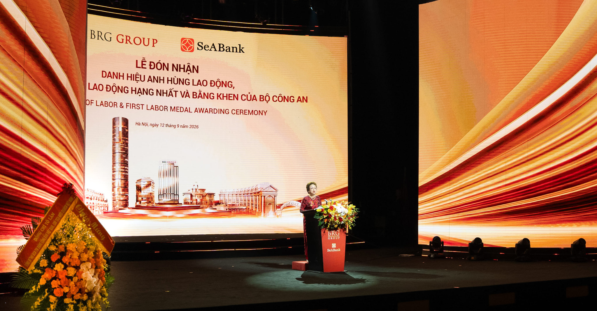 Anh hùng Lao động Nguyễn Thị Nga phát biểu tại buổi lễ