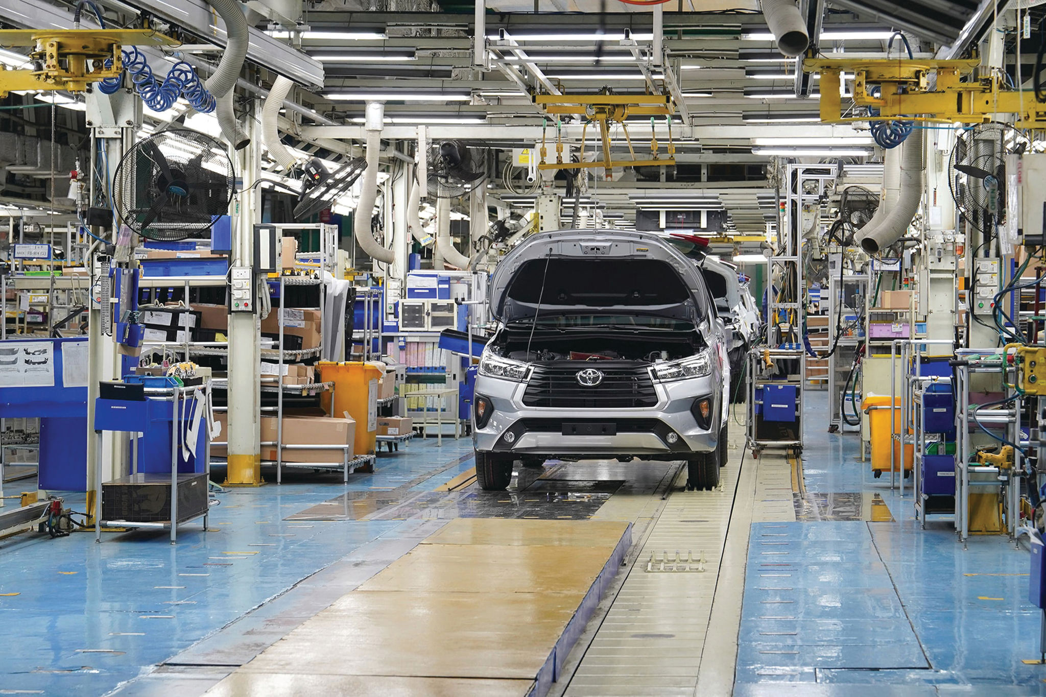 Ô tô chuẩn bị xuất xưởng tại Nhà máy Toyota Việt Nam.